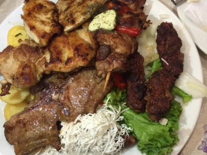 照片: Balkan Grill